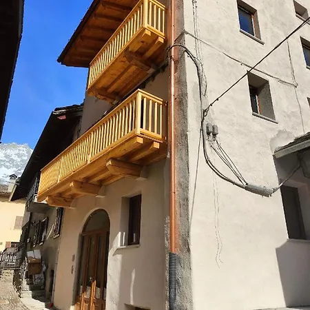 Boutique Alpine One-bedroom By Supastays - Via Lyssandrin 8 * Courmayeur