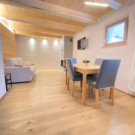 Boutique Alpine One-bedroom By Supastays - Via Lyssandrin 8 Courmayeur