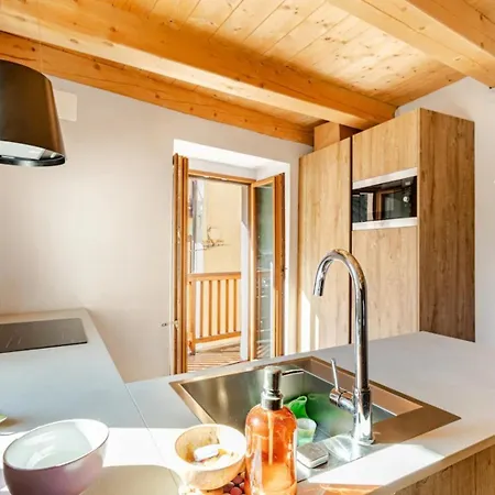 Boutique Alpine One-bedroom By Supastays - Via Lyssandrin 8 Lägenhet
